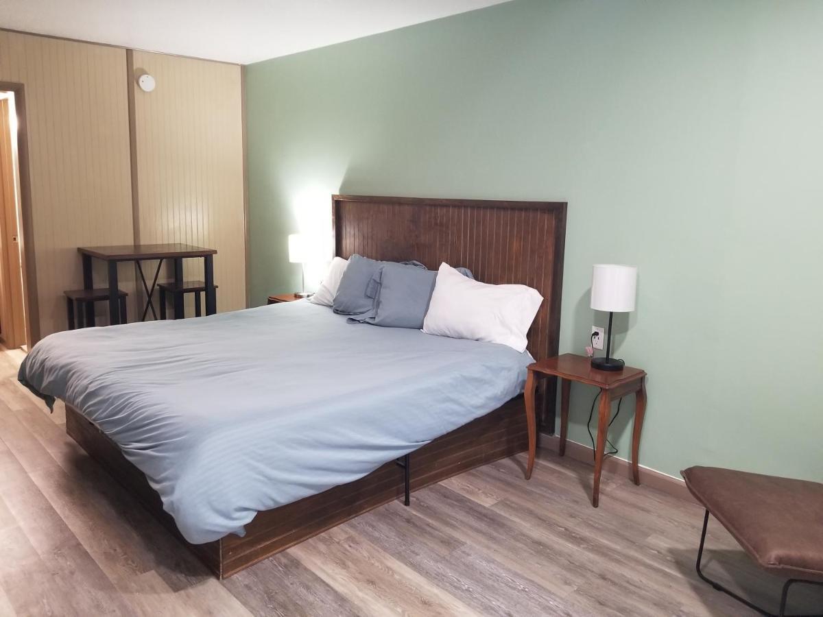 Blue Sky Inn- Complimentary Happy Hour Th-Sun, Veteran Owned, Full Breakfast, Best Green Space, 1 Mile From Blue Ridge, Fire Pit المظهر الخارجي الصورة