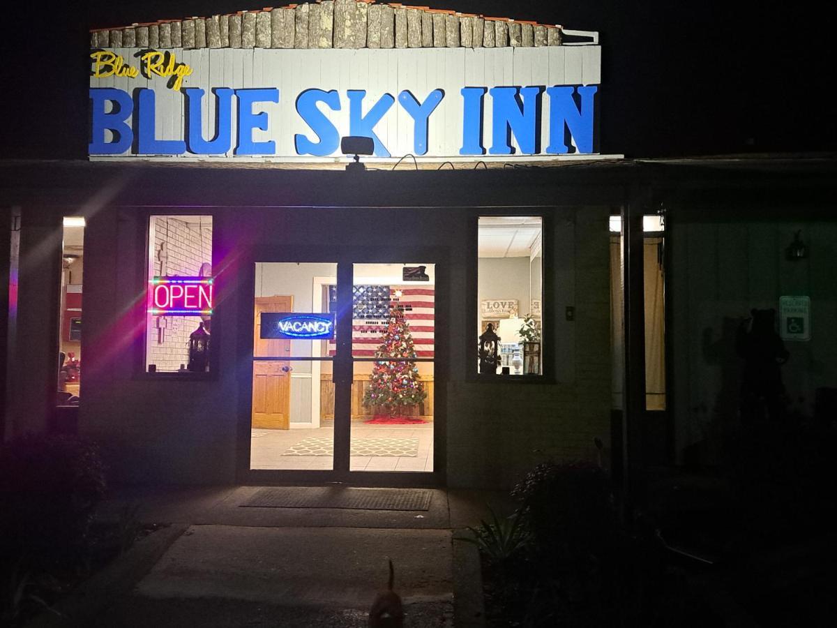 Blue Sky Inn- Complimentary Happy Hour Th-Sun, Veteran Owned, Full Breakfast, Best Green Space, 1 Mile From Blue Ridge, Fire Pit المظهر الخارجي الصورة