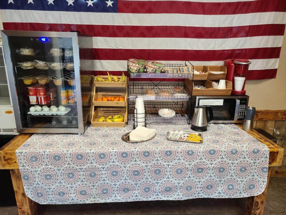 Blue Sky Inn- Complimentary Happy Hour Th-Sun, Veteran Owned, Full Breakfast, Best Green Space, 1 Mile From Blue Ridge, Fire Pit المظهر الخارجي الصورة