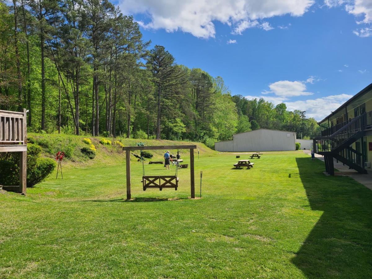 Blue Sky Inn- Complimentary Happy Hour Th-Sun, Veteran Owned, Full Breakfast, Best Green Space, 1 Mile From Blue Ridge, Fire Pit المظهر الخارجي الصورة