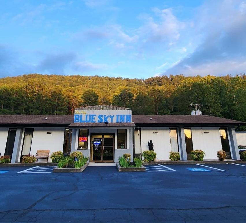 Blue Sky Inn- Complimentary Happy Hour Th-Sun, Veteran Owned, Full Breakfast, Best Green Space, 1 Mile From Blue Ridge, Fire Pit المظهر الخارجي الصورة