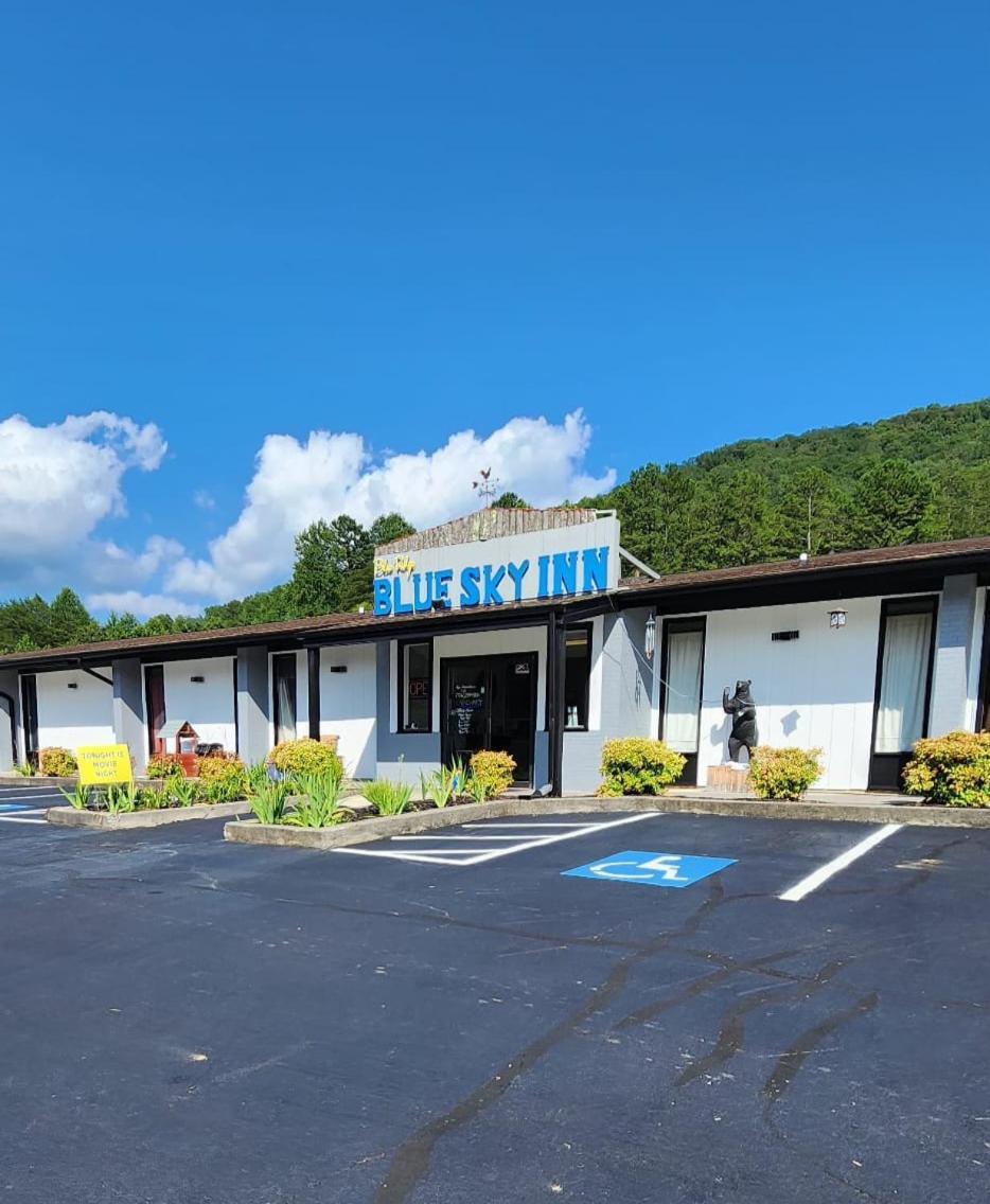 Blue Sky Inn- Complimentary Happy Hour Th-Sun, Veteran Owned, Full Breakfast, Best Green Space, 1 Mile From Blue Ridge, Fire Pit المظهر الخارجي الصورة