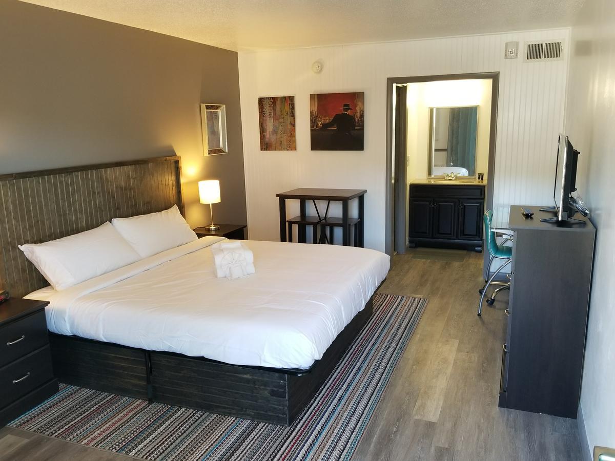 Blue Sky Inn- Complimentary Happy Hour Th-Sun, Veteran Owned, Full Breakfast, Best Green Space, 1 Mile From Blue Ridge, Fire Pit المظهر الخارجي الصورة