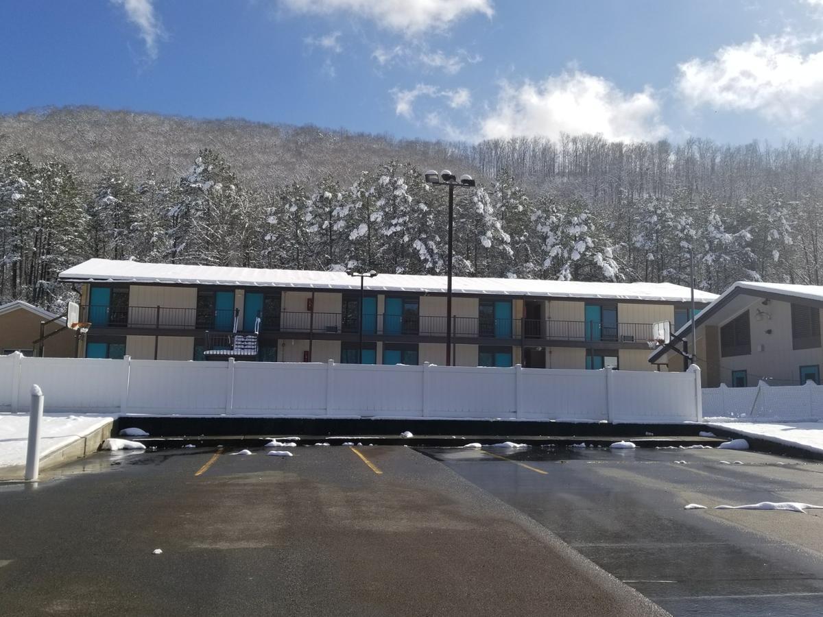 Blue Sky Inn- Complimentary Happy Hour Th-Sun, Veteran Owned, Full Breakfast, Best Green Space, 1 Mile From Blue Ridge, Fire Pit المظهر الخارجي الصورة