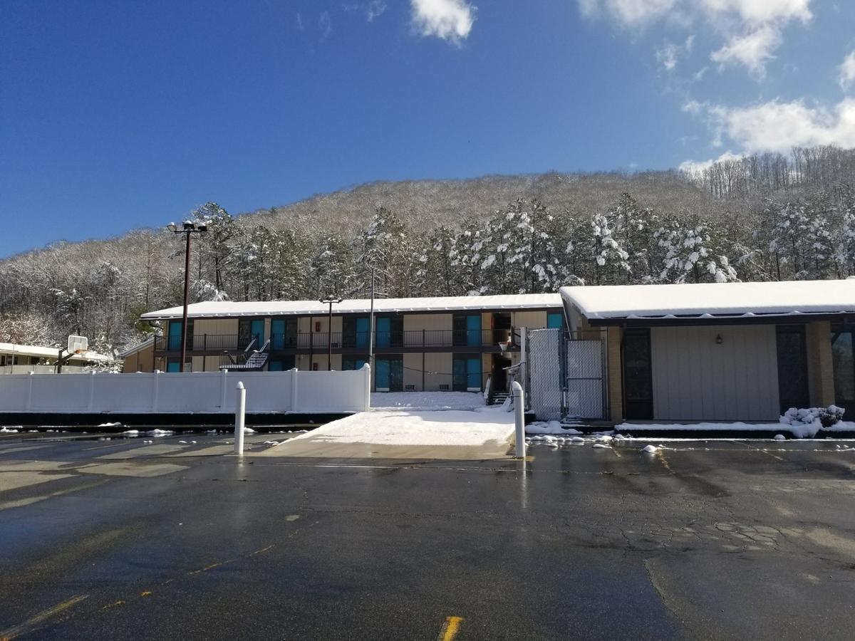 Blue Sky Inn- Complimentary Happy Hour Th-Sun, Veteran Owned, Full Breakfast, Best Green Space, 1 Mile From Blue Ridge, Fire Pit المظهر الخارجي الصورة